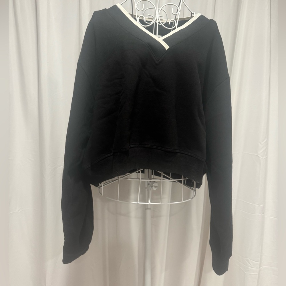 Victoria’s Secret Luxe V-Neck Cropped Sweatshirt